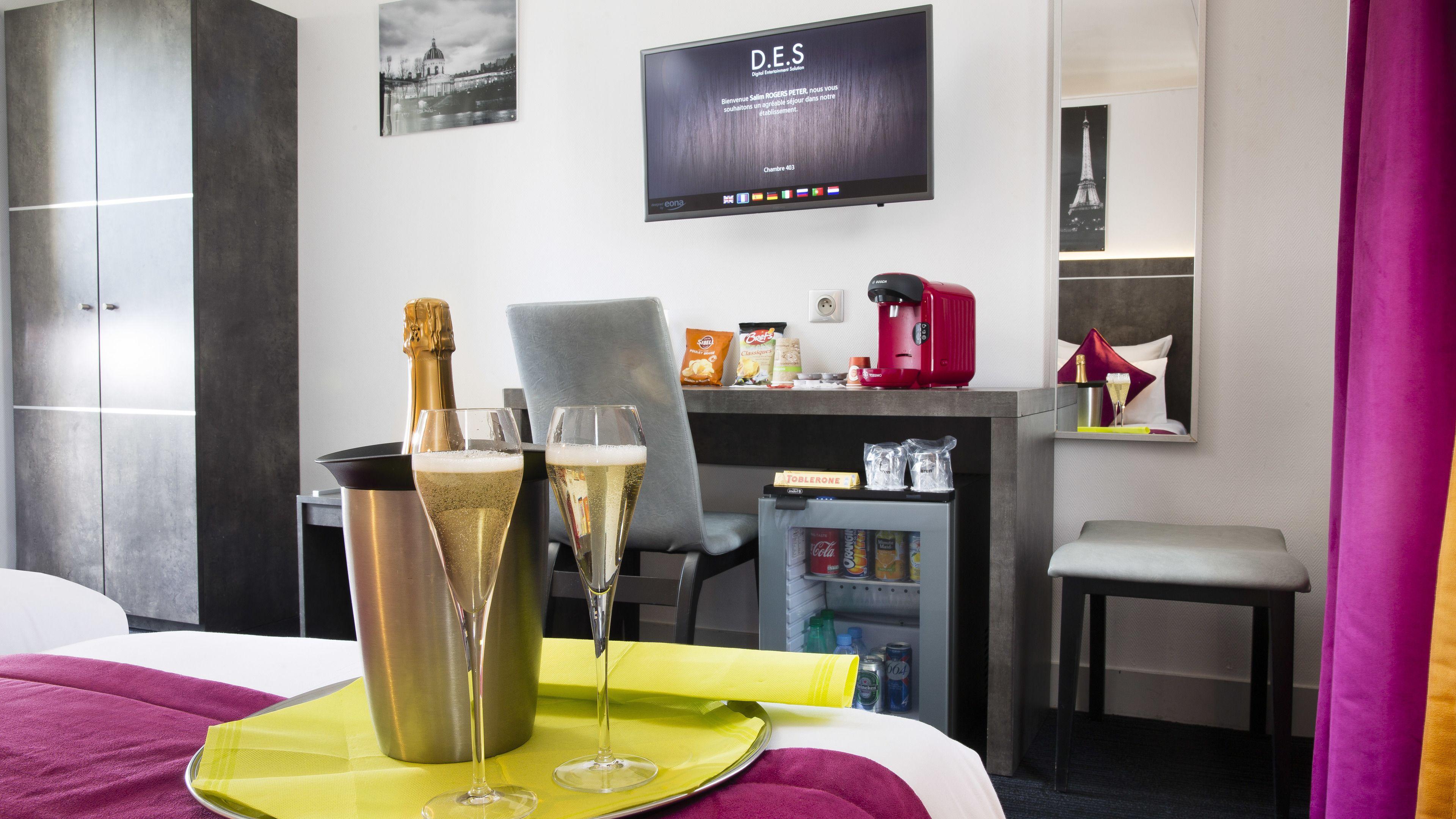 Du Plat D'etain Hotel Parigi