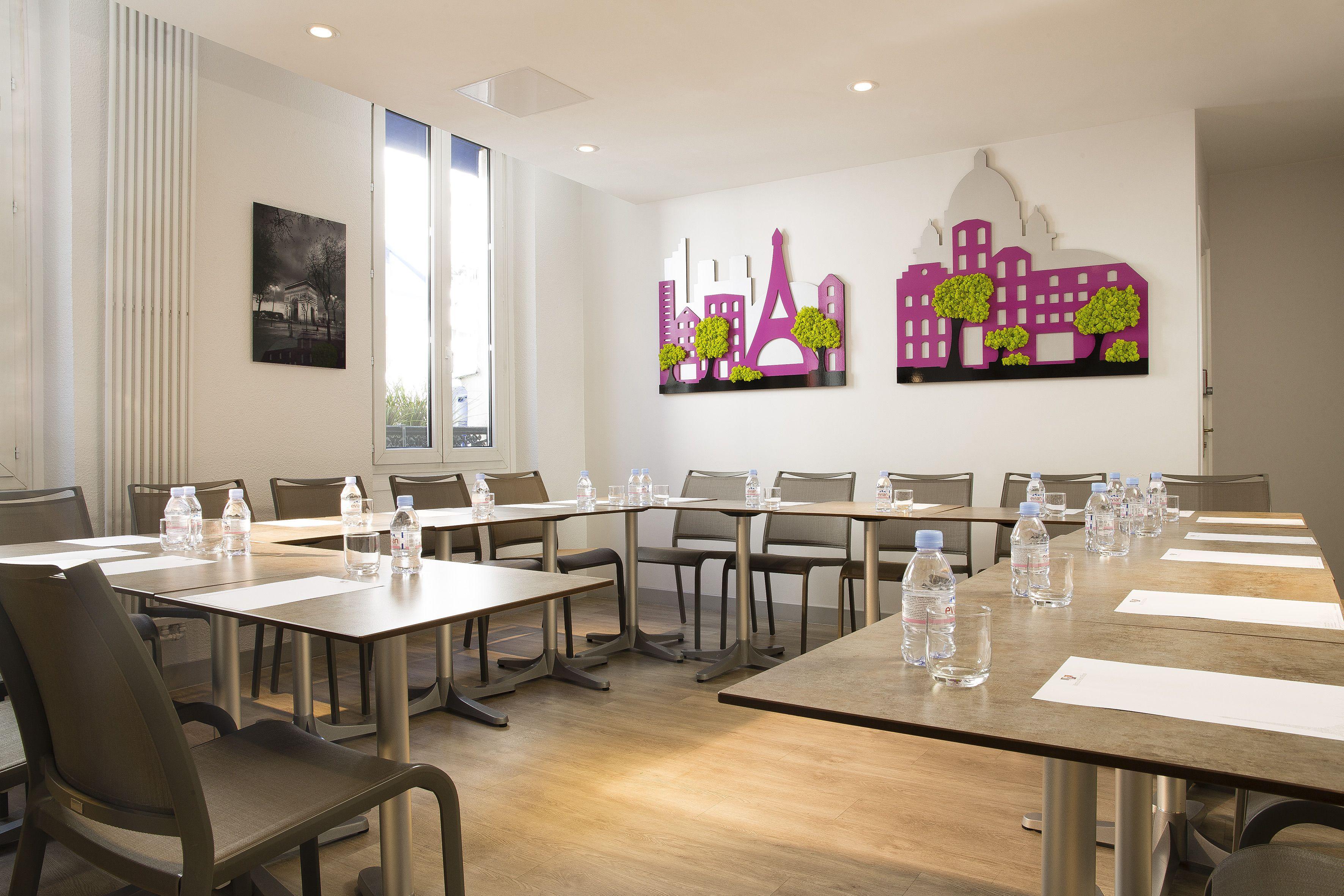 Du Plat D'etain Hotel 3*