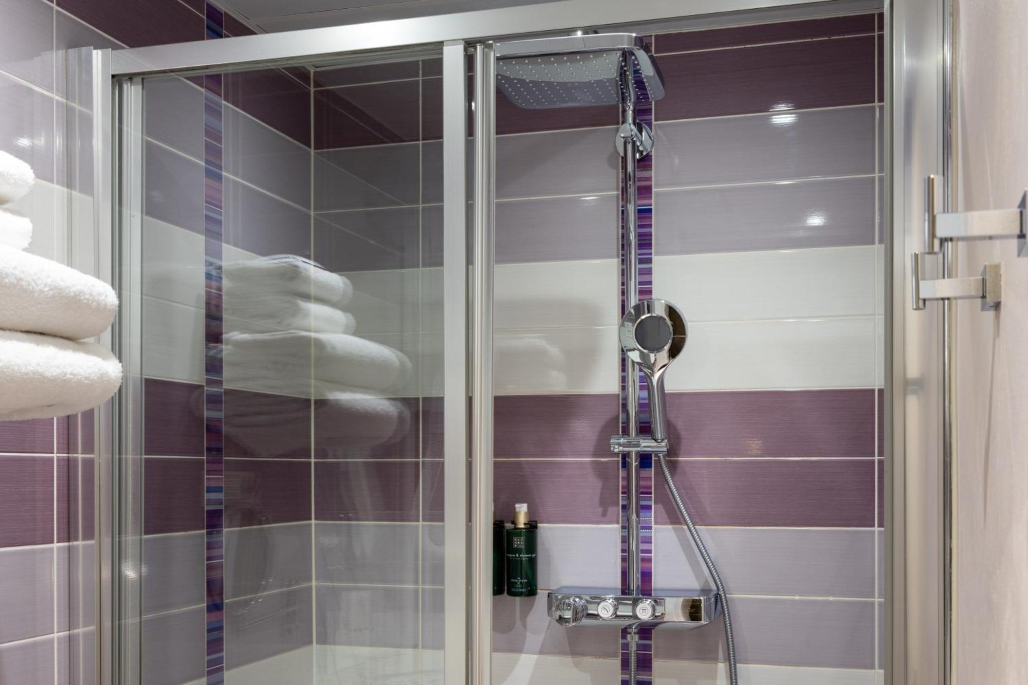 Du Plat D'etain Hotel