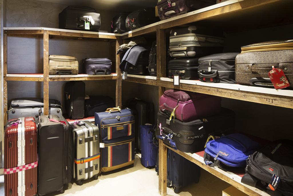 Du Plat D'etain Parigi